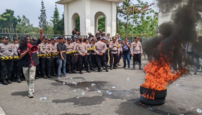 Pelantikan DPRD Tasikmalaya 2024-2029 Diwarnai Protes Massa, Rakyat Menuntut Perubahan