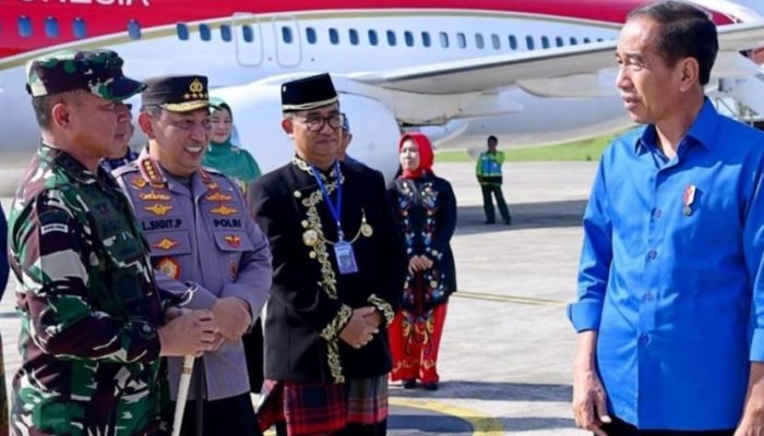 Panglima TNI Agus Subiyanto Dampingi Presiden Jokowi Di Acara Pembukaan MTQ Nasional Ke XXX