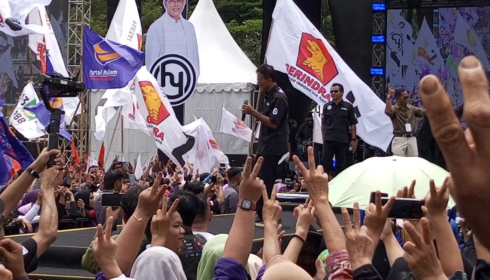 Puluhan Ribu Masa Padati Kampanye Terakhir Herdiat Yana