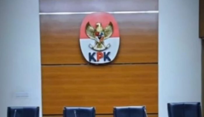 KPK Geledah Rumah Mantan Gubernur Jabar