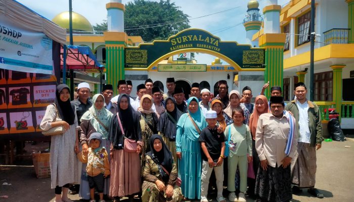 KH Slamet Muhajirin Pimpin Rombongan Jemaah TQN dari Pemalang Hadiri Manaqib Rutin di Ponpes Suryalaya Tasikmalaya