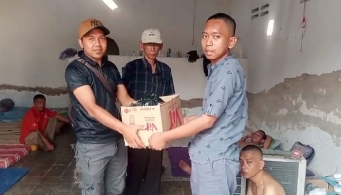 Refleksi 25 Tahun, LSM Pemalang Peduli Bagikan Makanan untuk ODGJ: “Kami Tak Butuh Panggung, Hanya Kemanusiaan