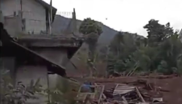 Longsor Besar Terjang Dusun Situkung Banjarnegara Menelan Korban Jiwa , 1 Orang Meninggal dan 2 Masih Terjebak