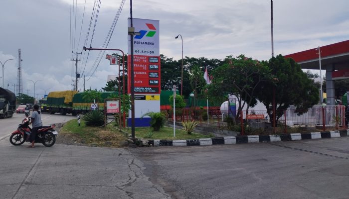 Kelangkaan Solar Picu Antrian Mengular di SPBU Pantura, Pemerintah Dinilai Lalai Antisipasi