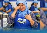 Tangis Haru Seorang Ibu Pecah Bekerja di Dapur MBG, Beban Ekonomi Keluarga Perlahan Terangkat
