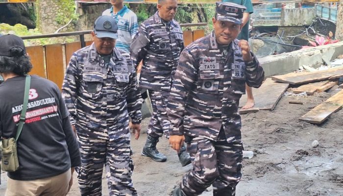 Lanal Tegal Gerak Cepat Bantu Penanggulangan Bencana Banjir Di Kawasan Wisata Guci