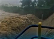 Status Bendungan Nambo Naik ke AWAS, Debit Sungai Comal Tembus 693 Ribu Liter per Detik