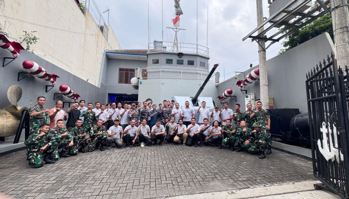 Dispsial TNI AL Fasilitasi Kunjungan Edukatif Di Museum Kraton Yogyakarta