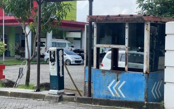 Retribusi Terus Berjalan, Gardu Parkir RSUD dr Ashari Tak Ubahnya Pos Kamling, Estetika Dipertanyakan