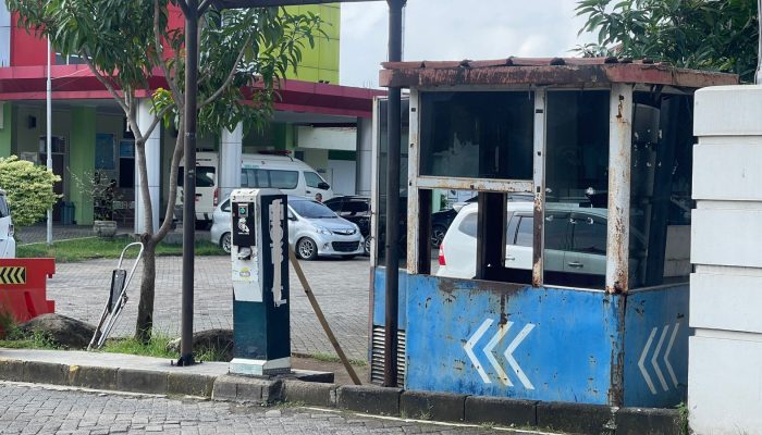 Retribusi Terus Berjalan, Gardu Parkir RSUD dr Ashari Tak Ubahnya Pos Kamling, Estetika Dipertanyakan