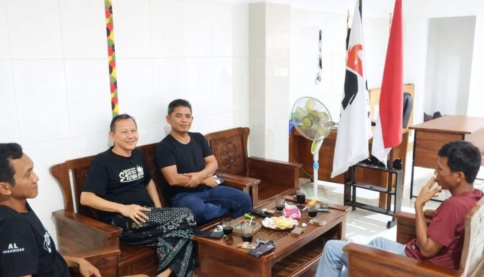 Politisi Senior PDIP Slamet Efendi Kunjungi Kantor DPD PSI Pemalang, Serukan Sinkronisasi Gagasan Pembangunan