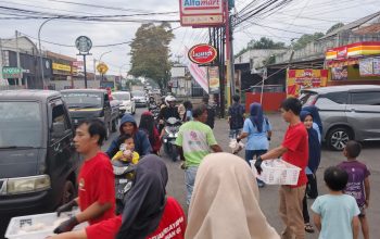 Semarak Ramadan Relawan SPPG Panglayungan Gelar Bagi Bagi Takjil