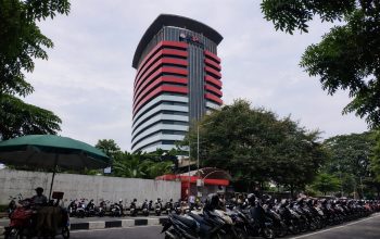 Kepala Daerah Tumbang Lagi: Bupati Cilacap Diciduk KPK dalam Operasi Senyap Jawa Tengah