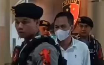 Sahur di Perjalanan : Bupati Cilacap di Boyong ke Jakarta Usai Terjaring OTT KPK