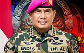 Prajurit Tangguh : Perjalanan Karier Panglima Korps Marinir ke- 26 Letjen TNI (Mar) Endi Supardi
