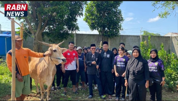 Ketua PSHT Cabang Pemalang Pusat Madiun Slamet Efendi,S.E.,M.M Serahkan Satu Ekor Sapi Kurban di Padepokan Mandala Kalimas, Wujud Penguatan Nilai Sosial Keagamaan