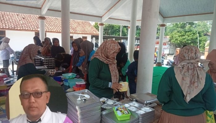 Hari Kedua Distribusi MBG di Desa Glandang, 231 Porsi untuk Balita dan Ibu Hamil Disalurkan,Kades Sampaikan Terima Kasih kepada Presiden Prabowo