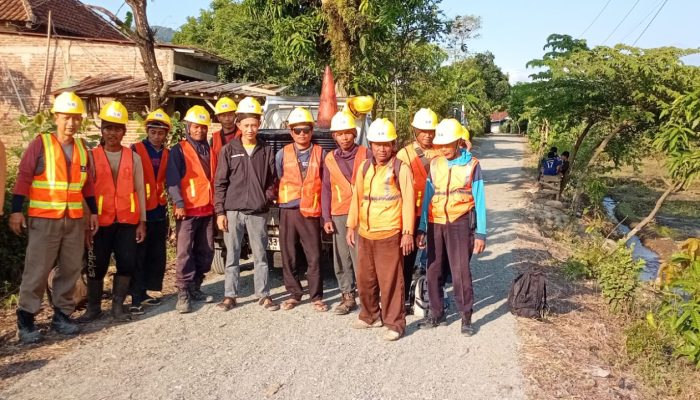 Dua Hari Rampung, Jalan Desa Wanarata Mulus Kembali; Warga Apresiasi Bantuan Doni Akbar