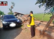 Galangan Kapal Berdiri di Atas Lahan Irigasi? Material Kayu Kuasai Jalan Usaha Tani, Transparansi Proyek Dipertanyakan