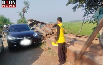Galangan Kapal Berdiri di Atas Lahan Irigasi? Material Kayu Kuasai Jalan Usaha Tani, Transparansi Proyek Dipertanyakan