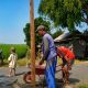 Ketua PSHT Cabang Pemalang Pusat Madiun Dorong Semangat Gotong Royong, Bangun Jaringan Penerangan Menuju Makam Sedayu