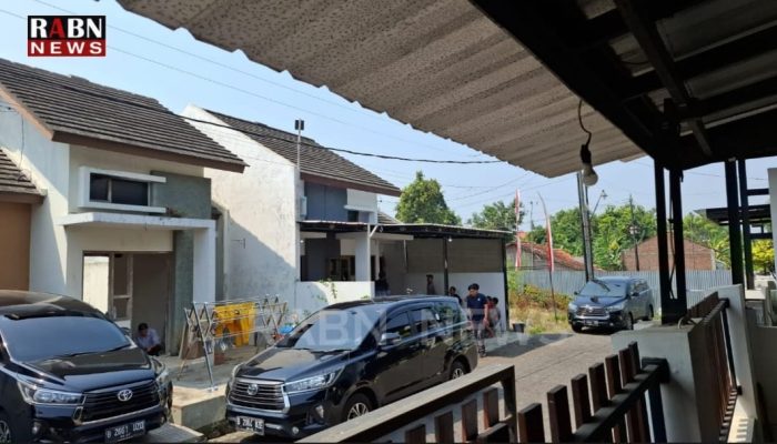 KPK Geledah Dua Rumah di Pemalang, Bawa Dua Koper Barang Bukti