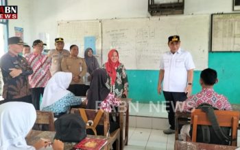 PLT Bupati Pemalang Perkuat Perlindungan Anak, Kunjungi SMPN 4 Randudongkal dan Serahkan Santunan kepada Keluarga Almarhum Ahmad Alfian