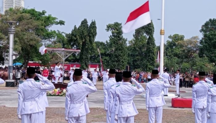 Parade Surya Senja di Alun-alun Pemalang Berlangsung Khidmat, Merah Putih Diturunkan dengan Penuh Kehormatan