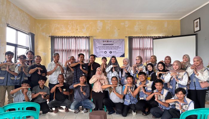 ‎Workshop Pemanfaatan Limbah Konveksi Oleh Mahasiswa KKN UMTAS Kelompok Cilamajang B Tasikmalaya