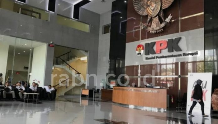 KPK Periksa* SEKDA, Kepala Dinas PUPR Pemalang, dan Lima Saksi lainya di Polrestabes Semarang