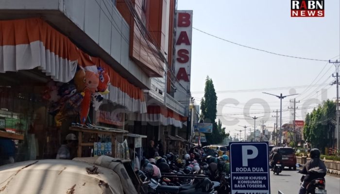 Toko BASA Diduga Abaikan Kewajiban Parkir, Janji Penyediaan Lahan Parkir Hanya Isapan Jempol!