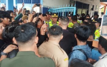 700 Warga Geruduk SDN 01 Kebondalem, Desak Kasus Dugaan Perundungan Berujung Kematian Diusut Tuntas
